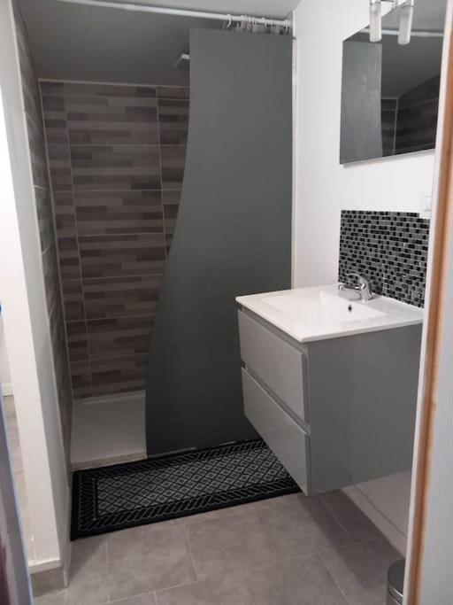Gite The Georgette House Villa Понторсон Екстериор снимка