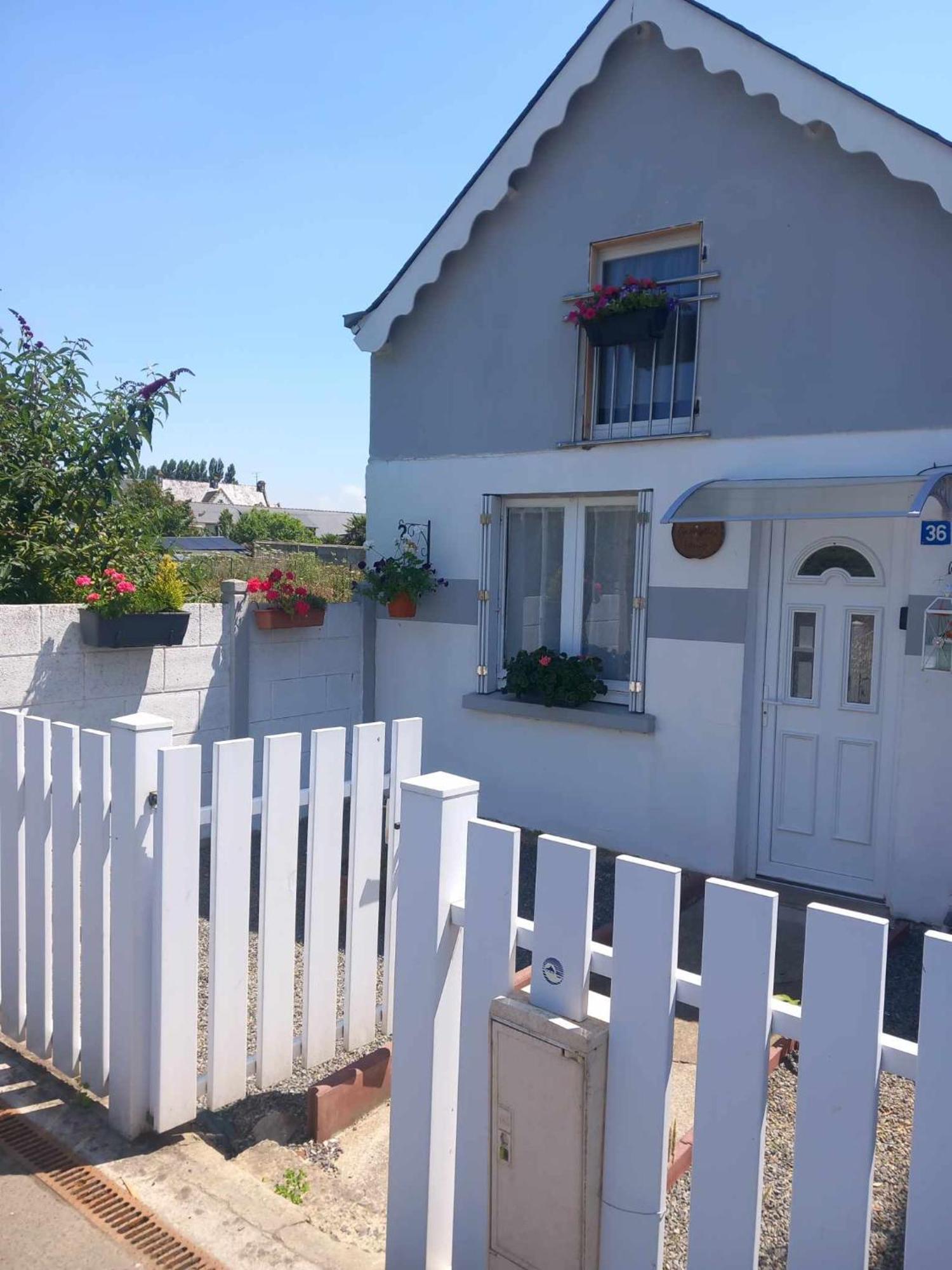 Gite The Georgette House Villa Понторсон Екстериор снимка
